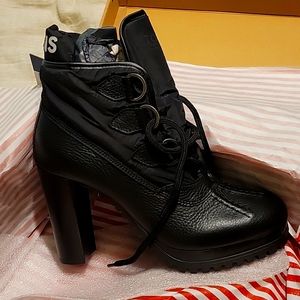 NWT Tommy Hilfiger Women's Heeled Duck Boot